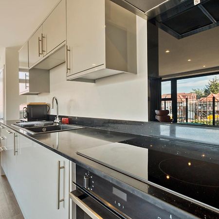 شقة Modern Penthouse In Wembley لندن المظهر الخارجي الصورة