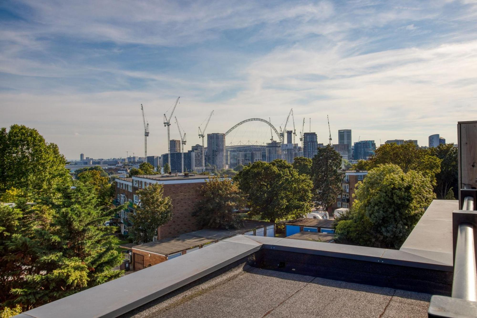 شقة Modern Penthouse In Wembley لندن المظهر الخارجي الصورة